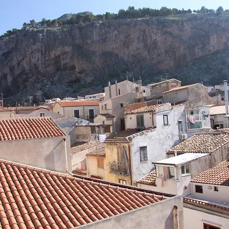 Appartement Modern Located On Central Location In The Old Town Cefalù